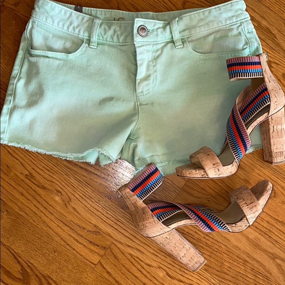 5$ MINT GREEN LC SHORTS